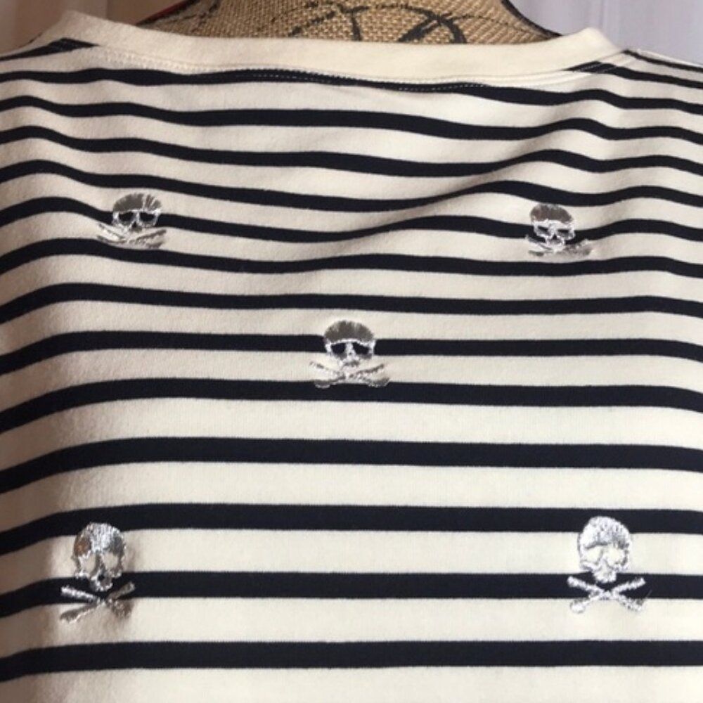Betsey Johnson Cute! Cream/Black Striped Pirate Skull LS Top T shirt Small - Picture 3 of 5